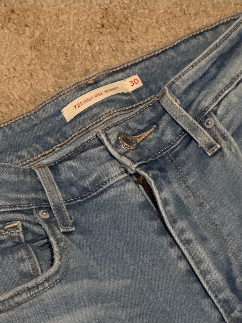 NWOT Levi’s 721 High Rise Skinny Jeans Size 30 Distressed Light Wash - Picture 4 of 5
